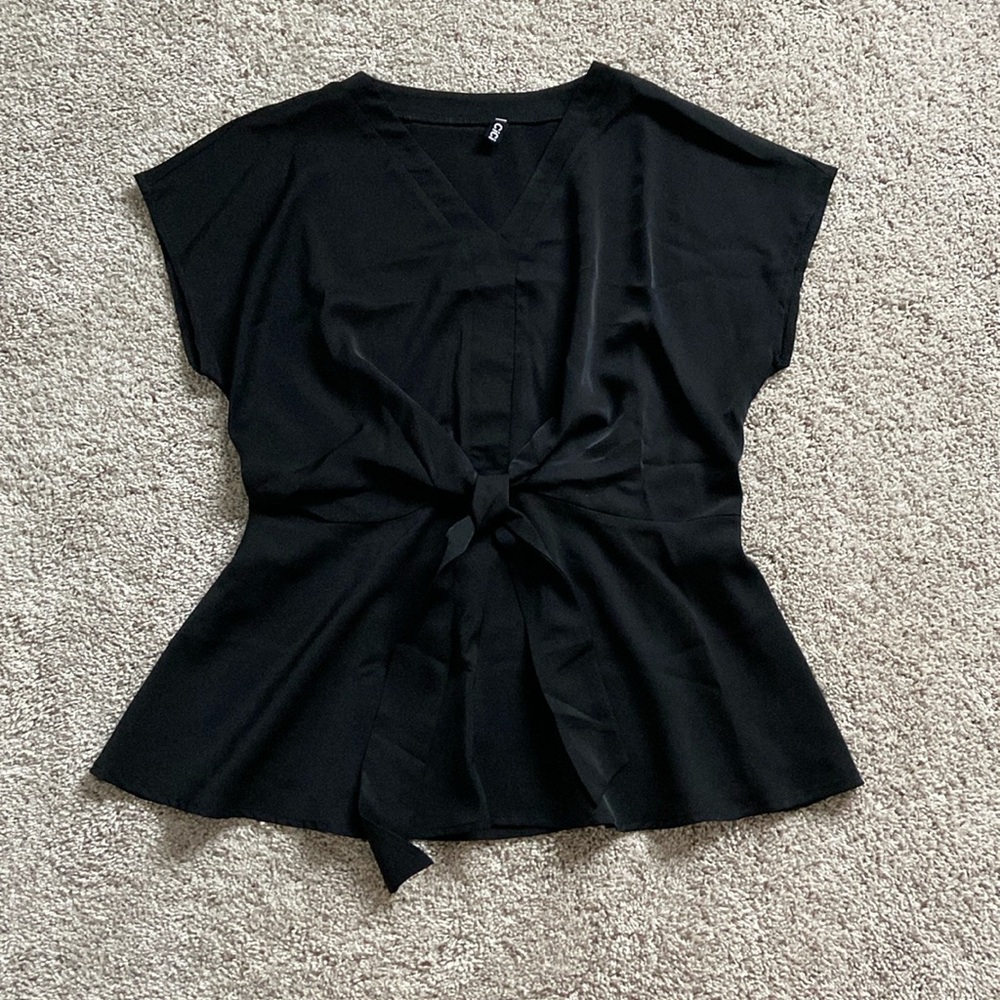 CiCiBird • Black Lightweight V Neck Tie Front Blouse